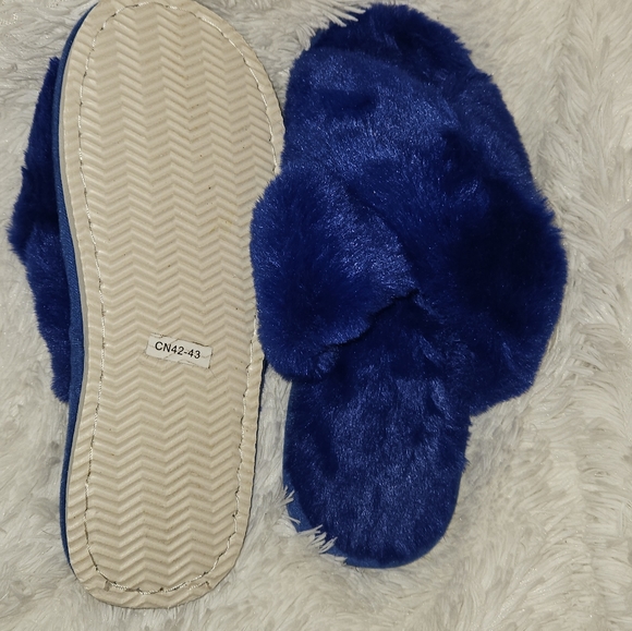 Slippers - Picture 2 of 2